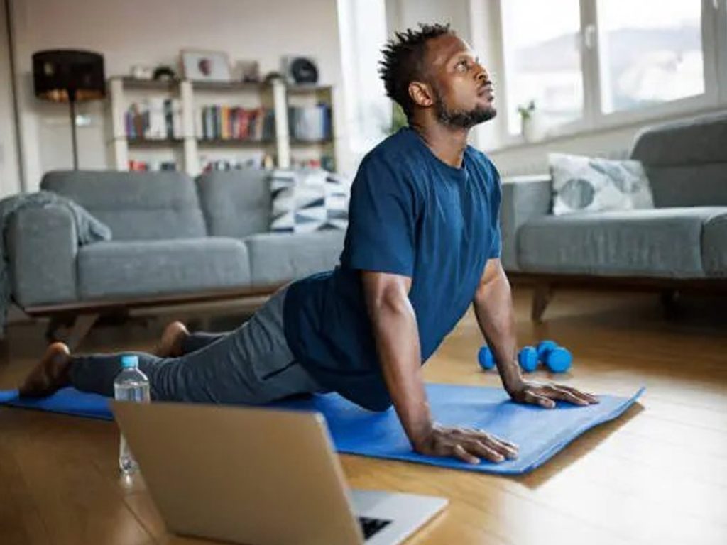 چگونه ورزش در خانه به شما کمک میکند به اهداف سلامتیتان برسید؟ چگونه ورزش در خانه به شما کمک میکند به اهداف سلامتیتان برسید؟